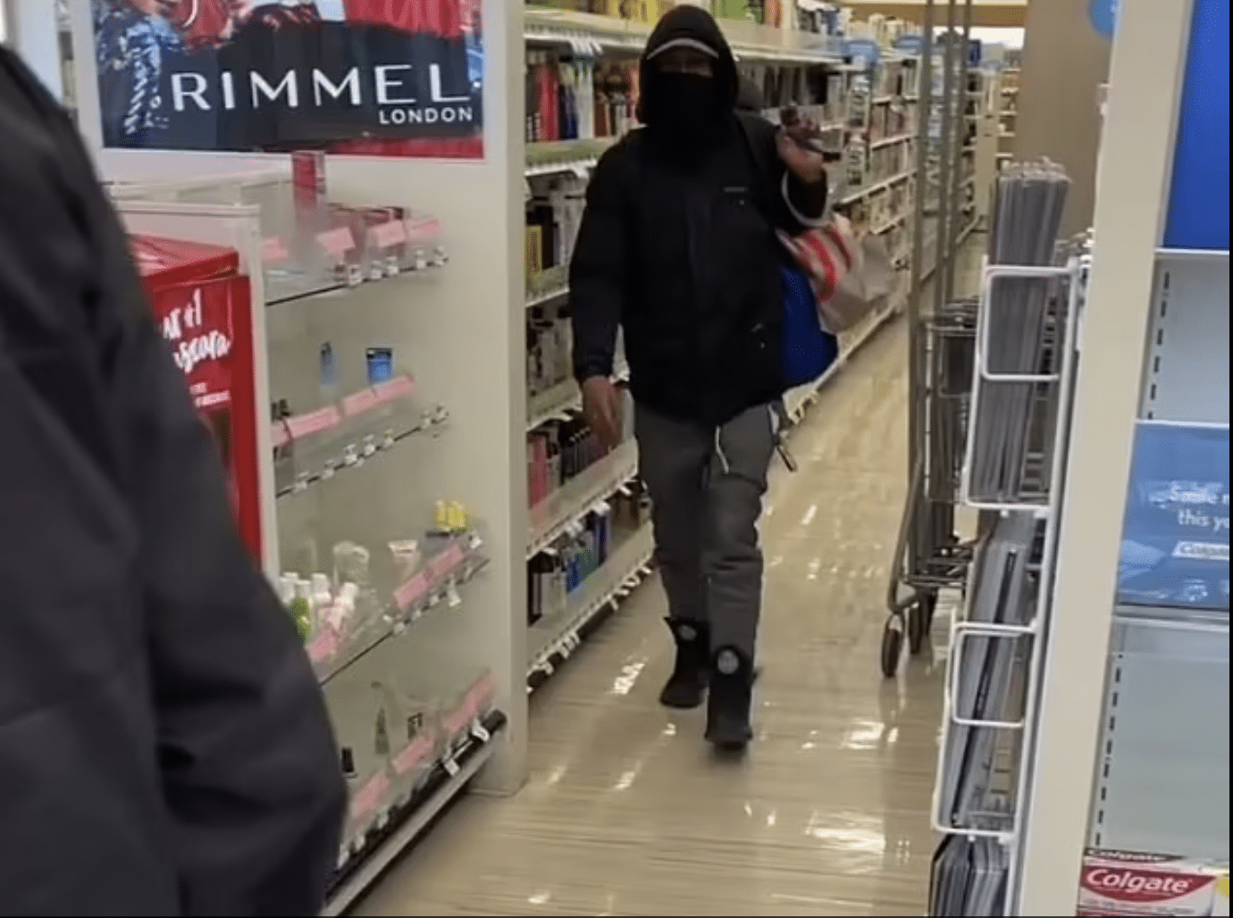 Comedian Catches Brazen NYC Robbery on Video